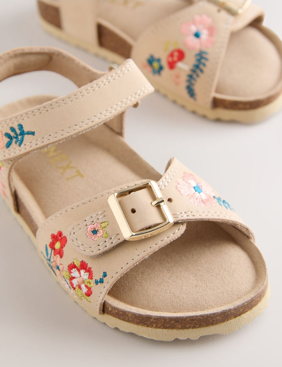 Neutral Wide Fit (G) Touch
Fastening Corkbed Sandals