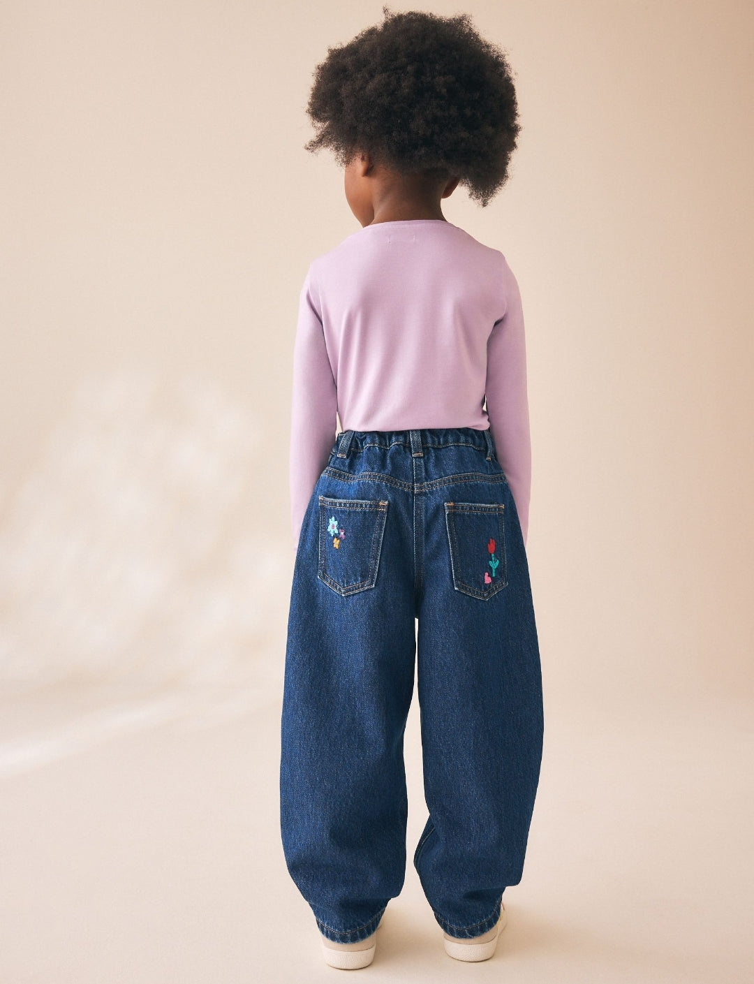 Floral Embroidery Barrel Jeans