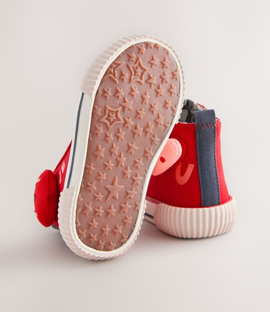 Red Heart Standard Fit (F) High
Top Trainers
