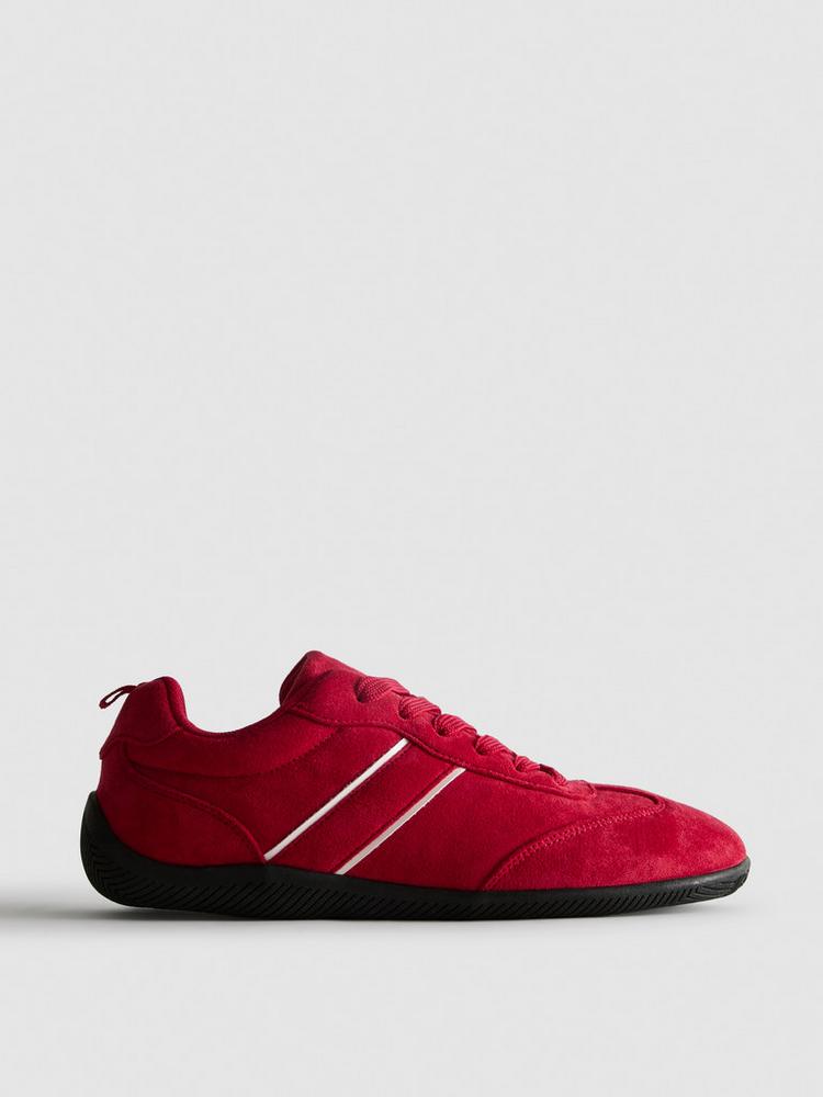 Low Top Trainers