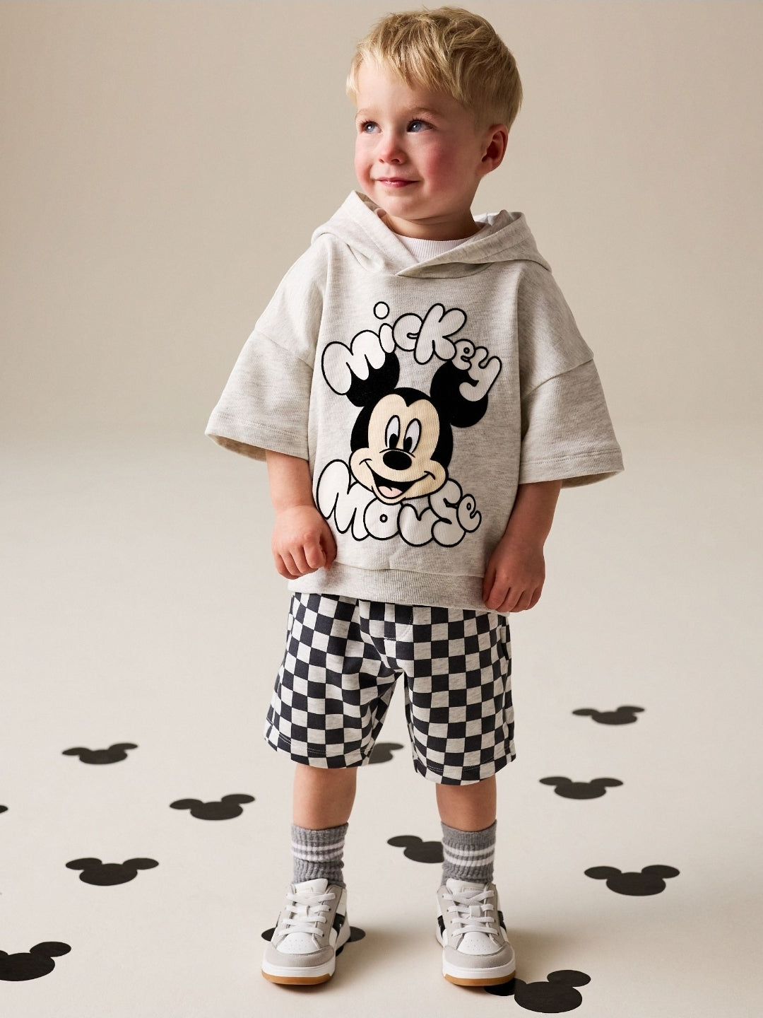 Grey Marl And Checkerboard
Hooded Sweatshirt and Shorts