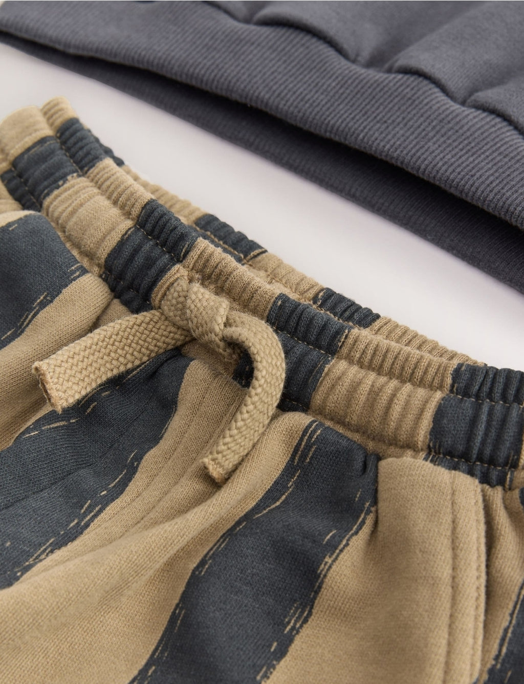 Black/Brown Single Sweatshirt And Stripe Joggers Set