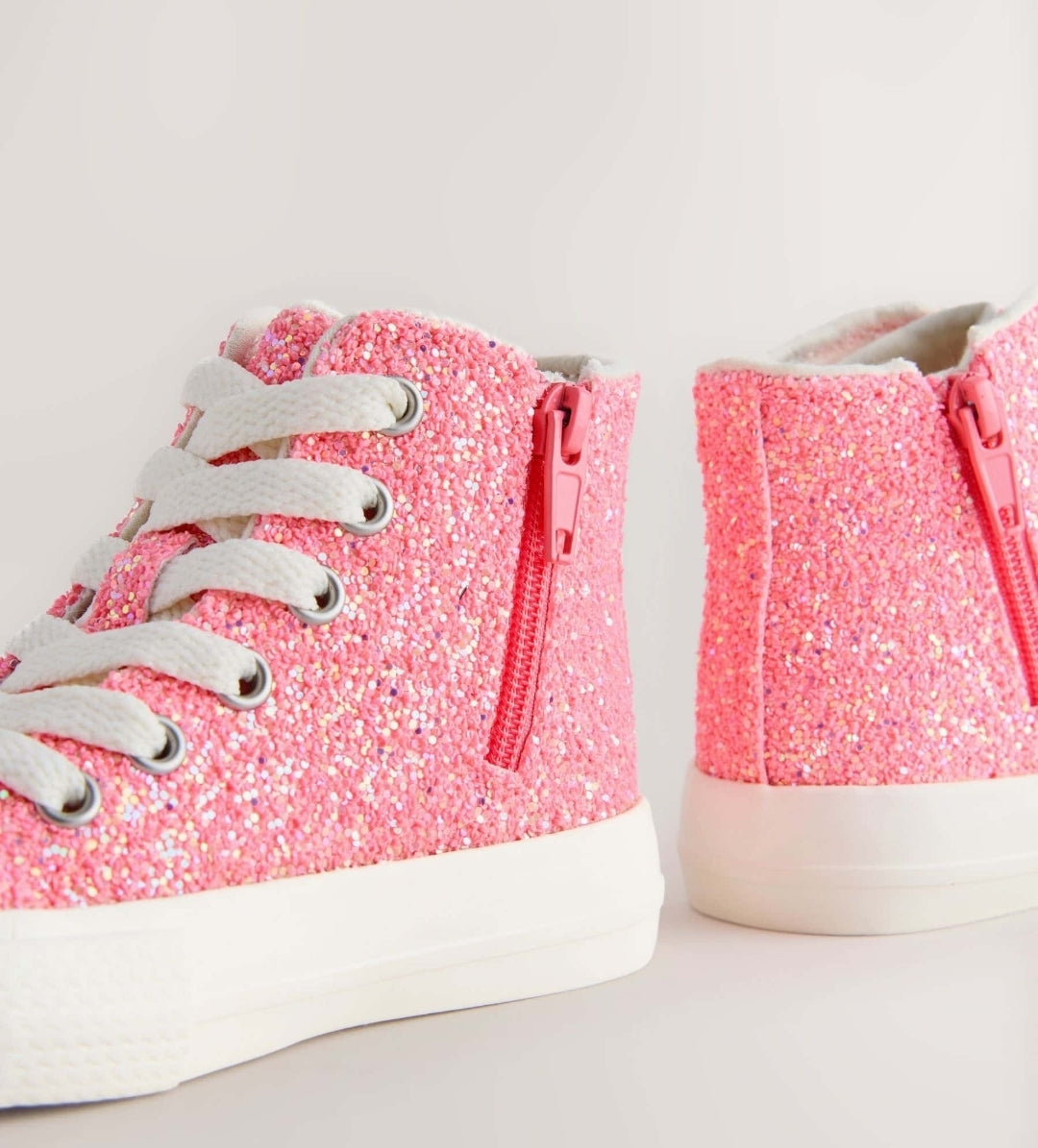 Pink Glitter Standard Fit (F) High
Top Trainers