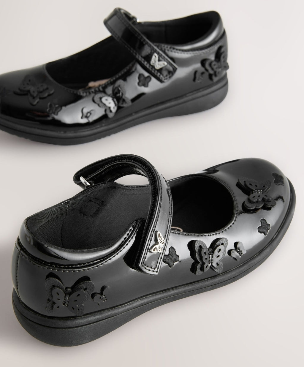 Black Patent Standard Fit (F)
School Junior Butterfly Mary Jane