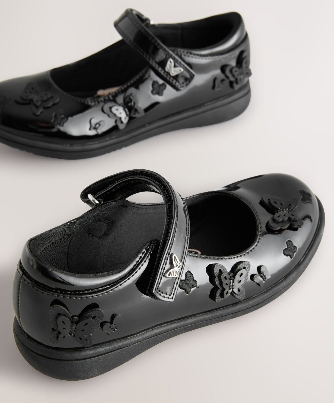 Black Patent Standard Fit (F)
School Junior Butterfly Mary Jane