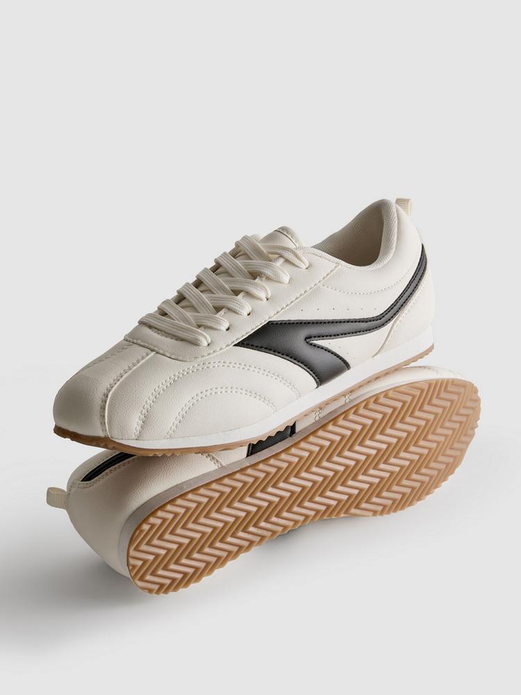 Low-Top Trainers
