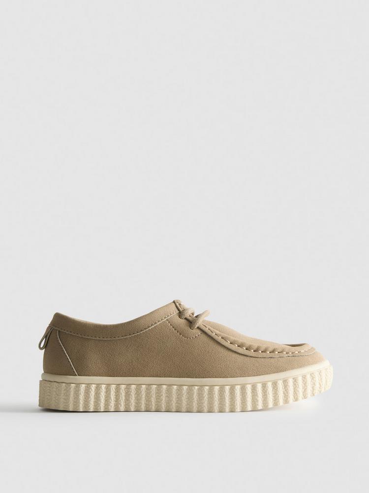 Apron Shoes