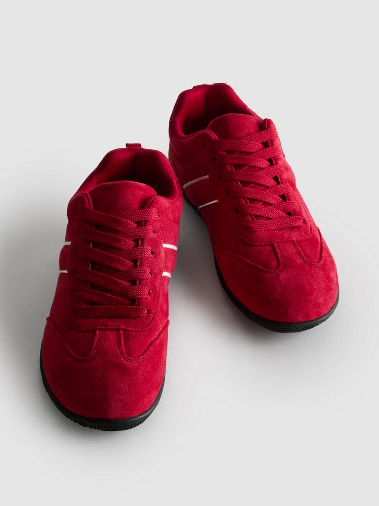 Low Top Trainers