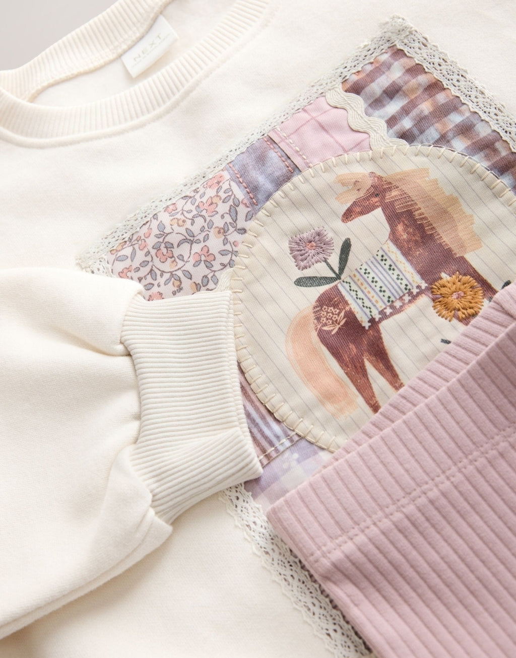 Ecru/Pink Lace Unicorn Crew Neck
Sweatshirt and Flare Leggings