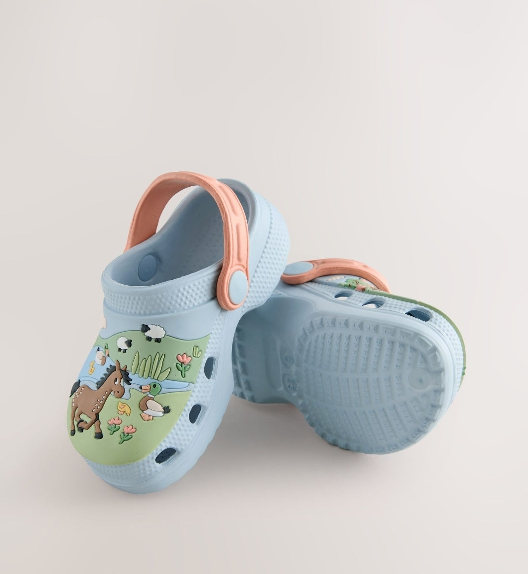 Blue/Green Farm Standard Fit (F)
Character Clogs