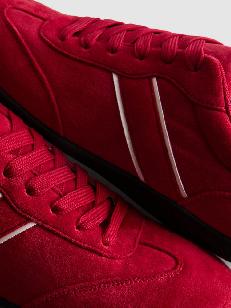 Low Top Trainers