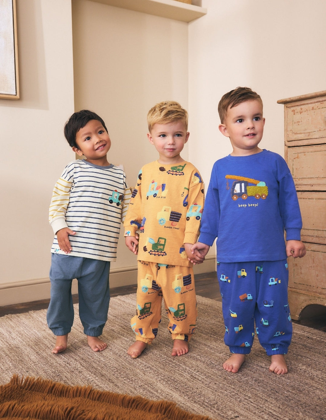 Brown/Yellow/Blue Diggers
Oversized Pyjamas 3 Pack
